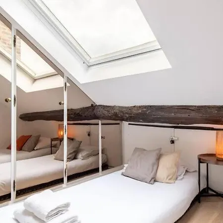 Heart Of Saint-germain Only 3 Minutes From The Amaizing Luxembourg Gardens Appartamento Parigi