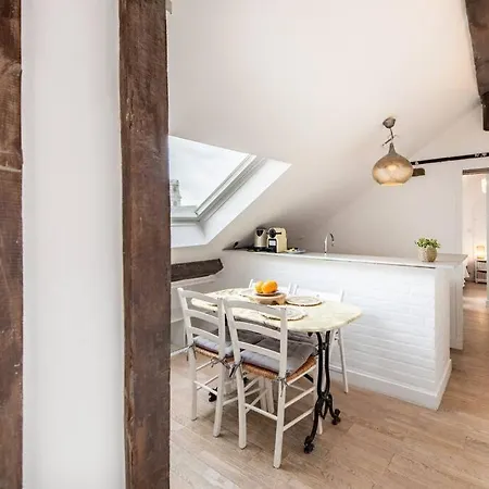 Appartamento Heart Of Saint-germain Only 3 Minutes From The Amaizing Luxembourg Gardens Parigi