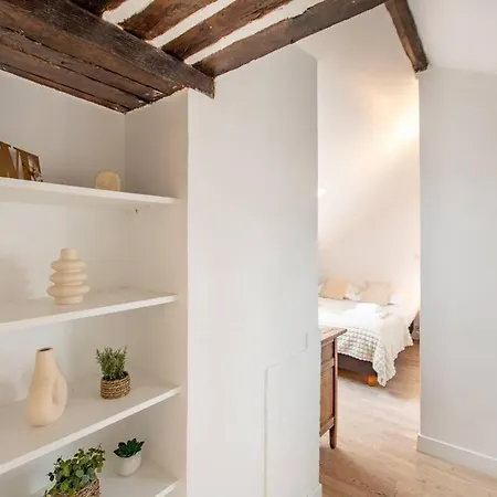 Heart Of Saint-germain Only 3 Minutes From The Amaizing Luxembourg Gardens Parigi