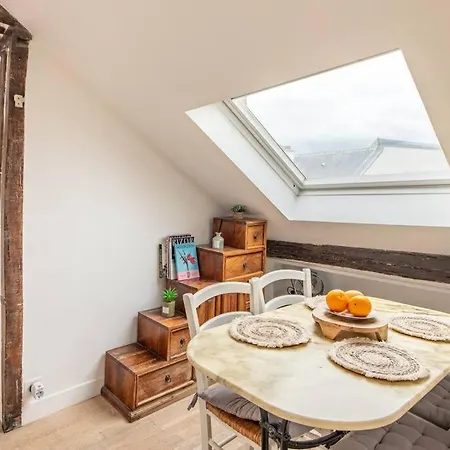 Heart Of Saint-germain Only 3 Minutes From The Amaizing Luxembourg Gardens
