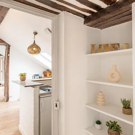 Heart Of Saint-germain Only 3 Minutes From The Amaizing Luxembourg Gardens Appartamento *