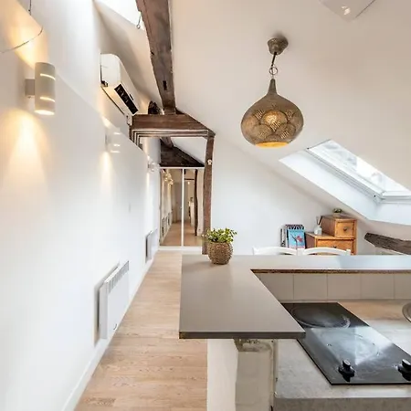 Heart Of Saint-germain Only 3 Minutes From The Amaizing Luxembourg Gardens Appartamento