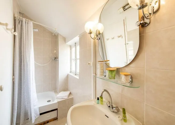 Heart Of Saint-germain Only 3 Minutes From The Amaizing Luxembourg Gardens * Paris