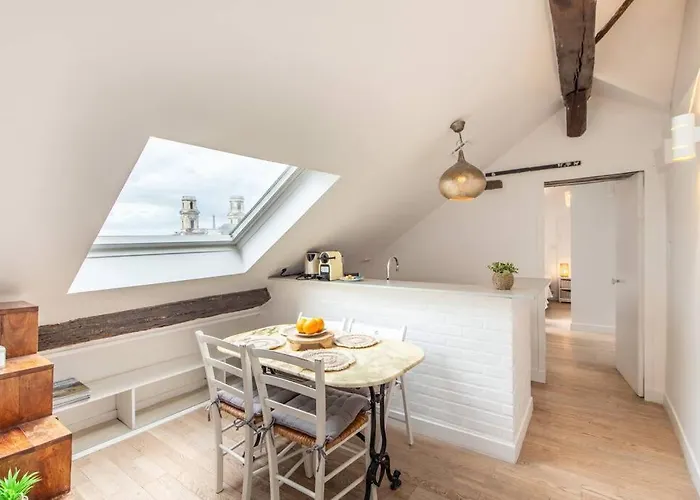 Heart Of Saint-germain Only 3 Minutes From The Amaizing Luxembourg Gardens * Paris