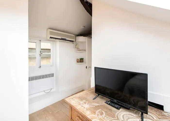 Heart Of Saint-germain Only 3 Minutes From The Amaizing Luxembourg Gardens Lägenhet Paris