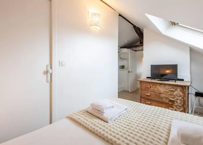 Lägenhet Heart Of Saint-germain Only 3 Minutes From The Amaizing Luxembourg Gardens *